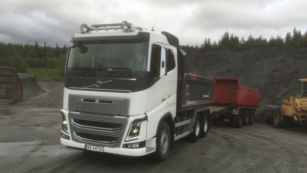 Lastebil med henger
